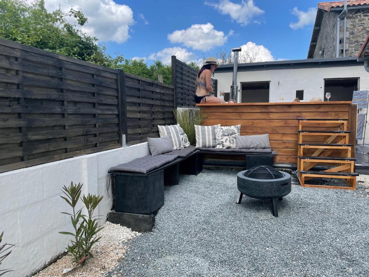 Beautiful Cottage With Private Plunge Pool/Hot Tub - 40 Mins From Puy Du Fou La Chapelle-Saint-Etienne المظهر الخارجي الصورة