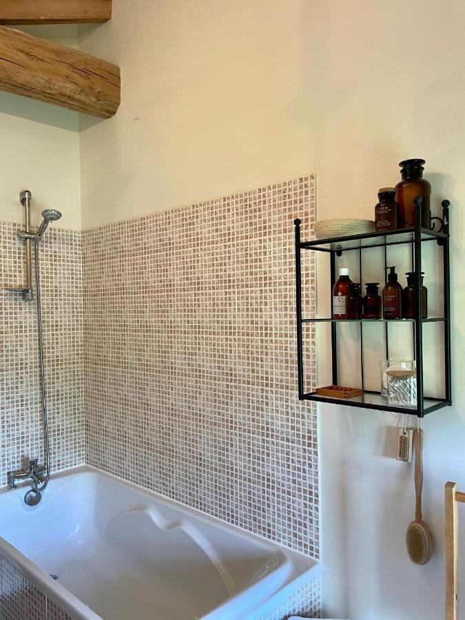 Beautiful Cottage With Private Plunge Pool/Hot Tub - 40 Mins From Puy Du Fou La Chapelle-Saint-Etienne المظهر الخارجي الصورة